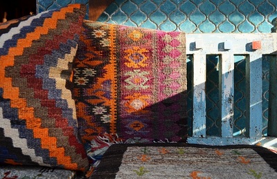 kilim＆bench.jpg